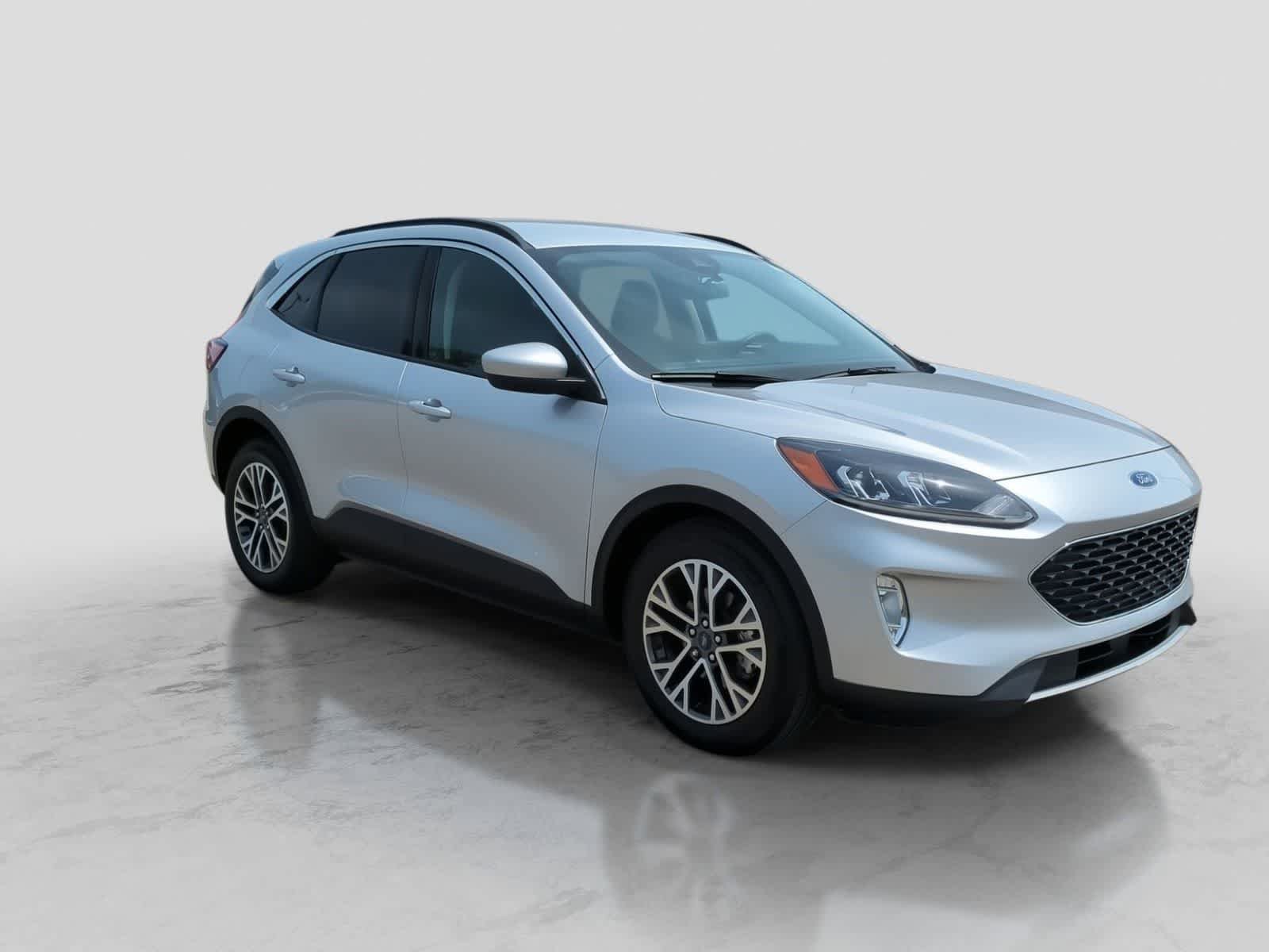 Used 2020 Ford Escape SEL FWD image 2