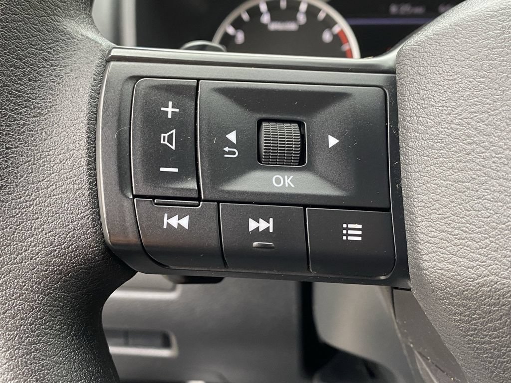 Used 2025 Nissan Rogue S FWD image 26