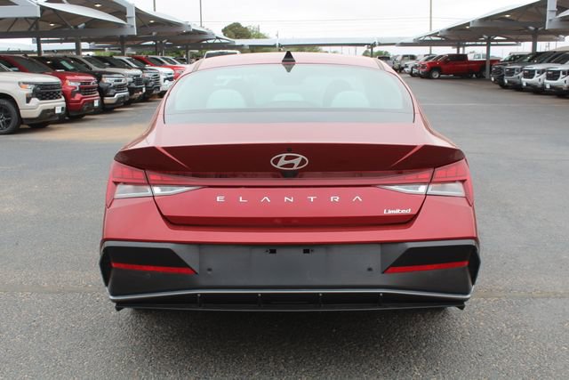 Used 2024 Hyundai Elantra Limited FWD image 4