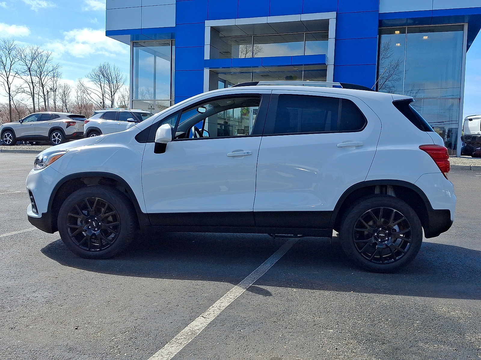 Used 2022 Chevrolet Trax LT w/ Sport Edition image 4