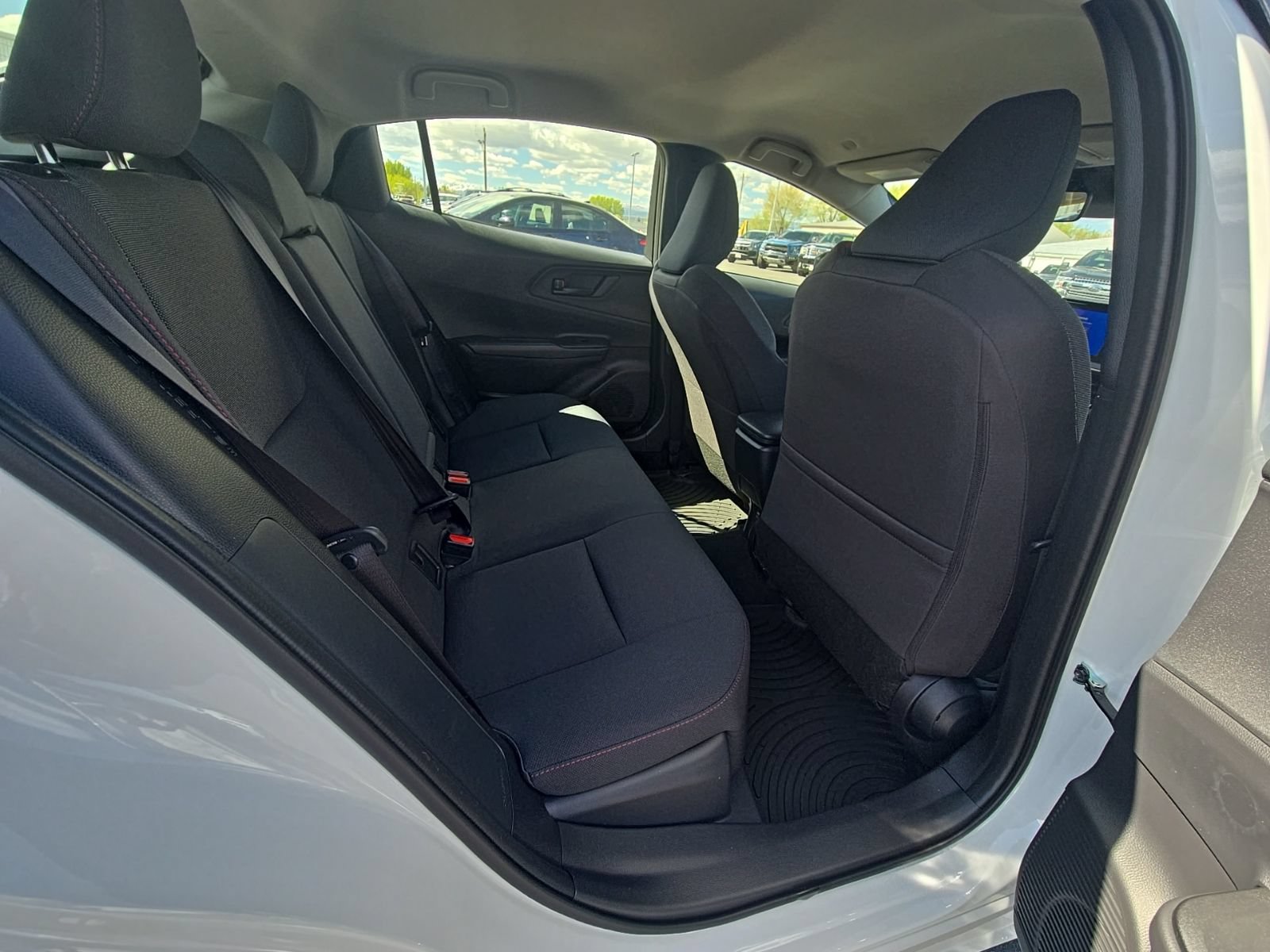 New 2025 Toyota Prius Plug-In Hybrid FWD image 33