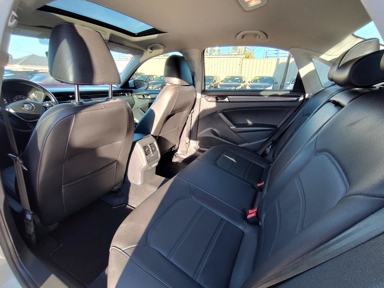 Used 2020 Volkswagen Passat 2.0T R-Line FWD image 32