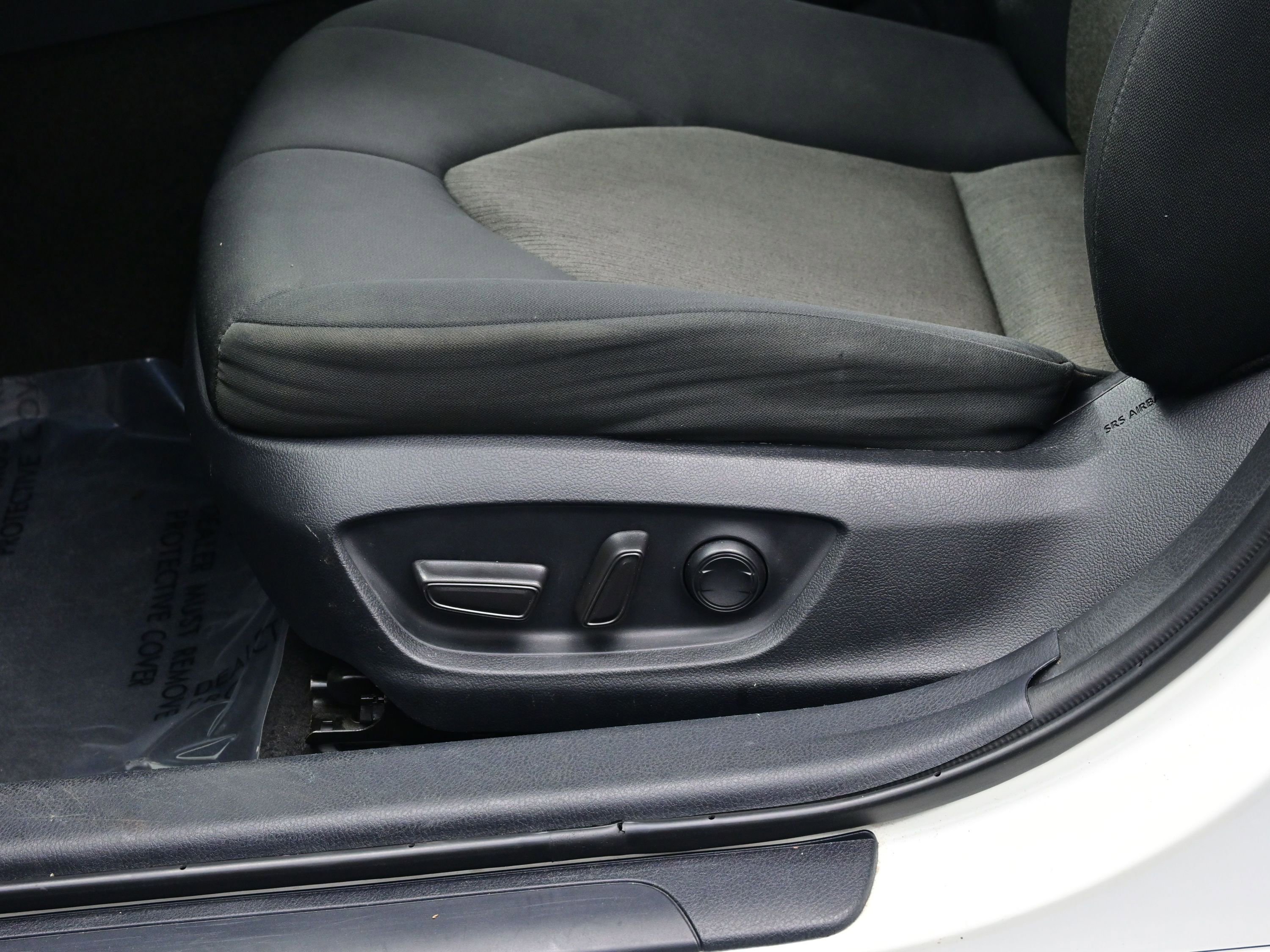 Used 2023 Toyota Camry LE image 12