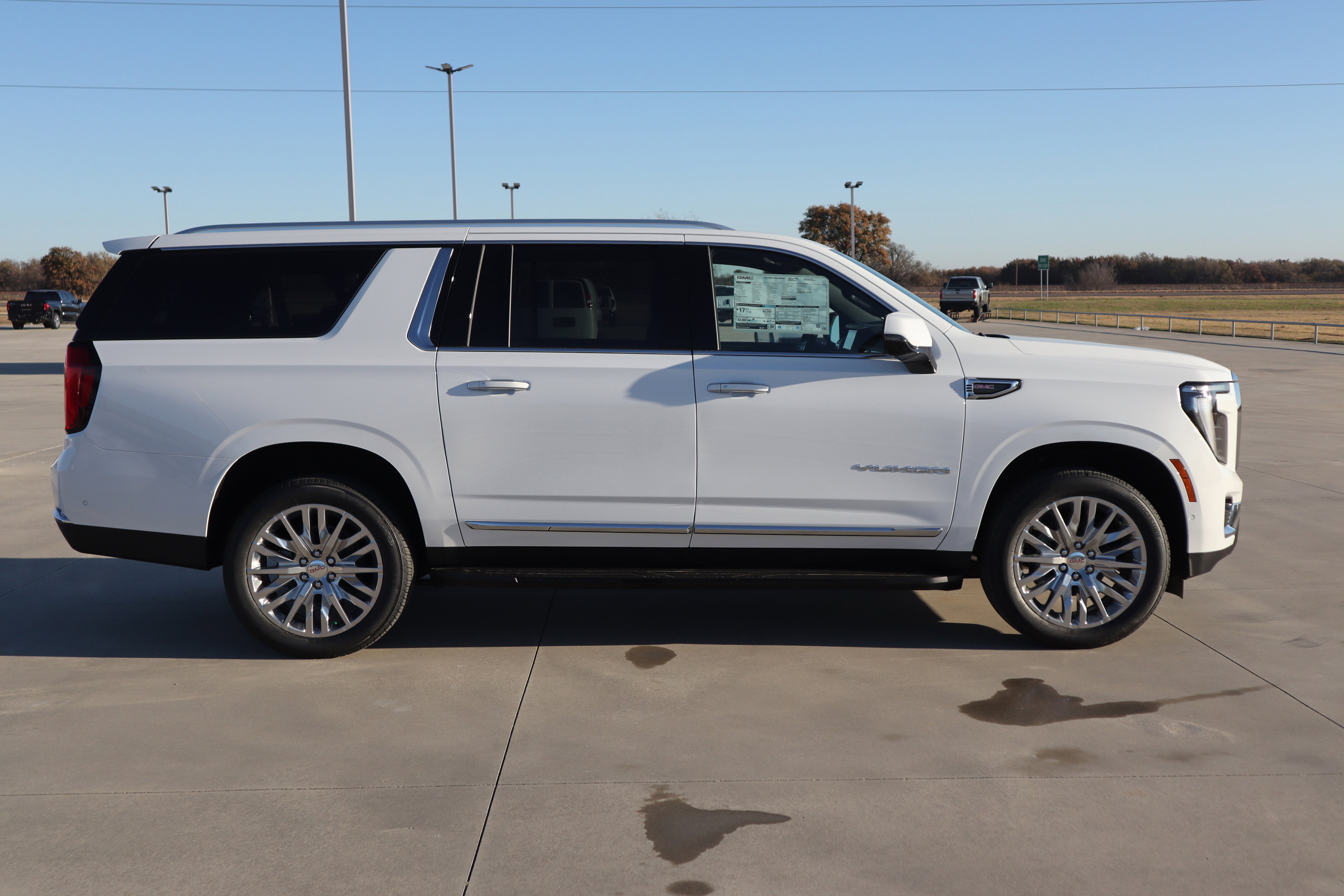 New 2026 GMC Yukon XL Elevation image 3