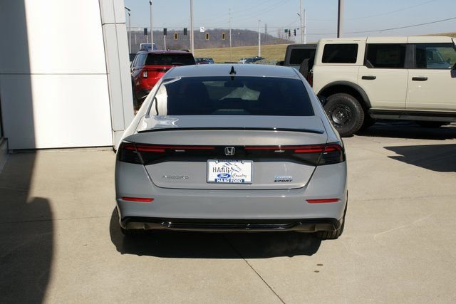 Used 2023 Honda Accord Sport image 4