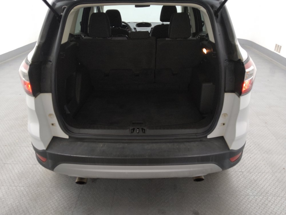 Used 2017 Ford Escape SE FWD image 29