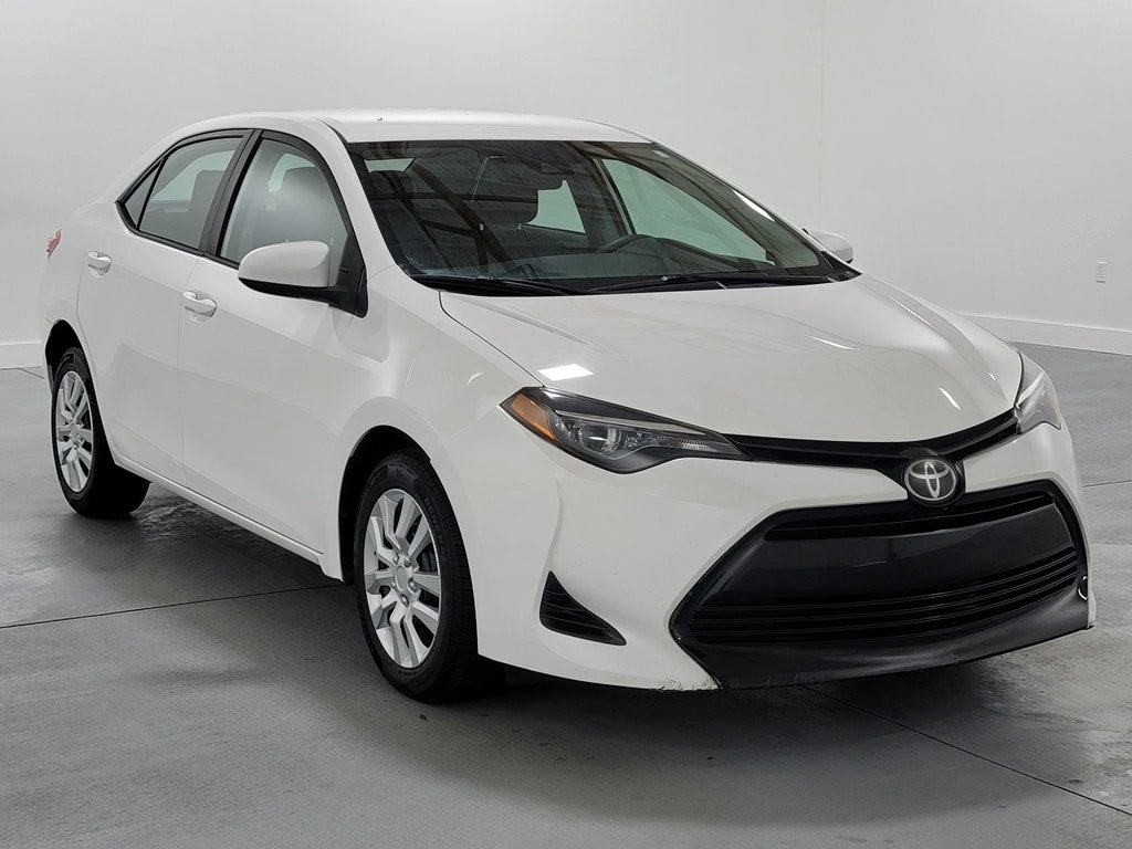 Used 2019 Toyota Corolla LE FWD image 2