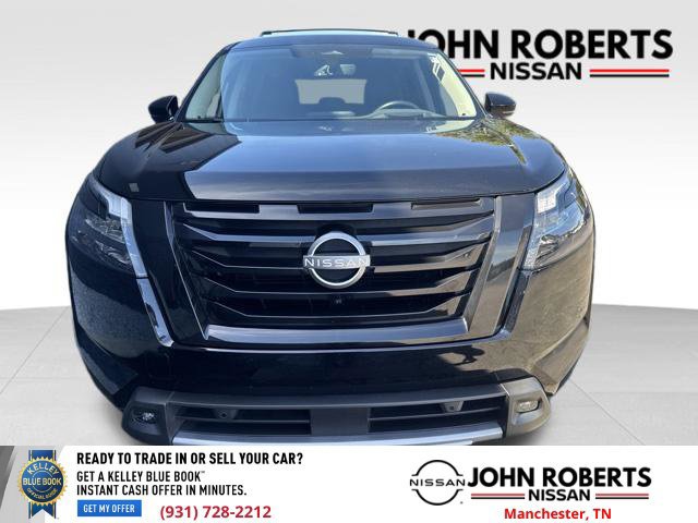 Certified 2025 Nissan Pathfinder Platinum w/ Black Appearance Package AWD/4WD image 8
