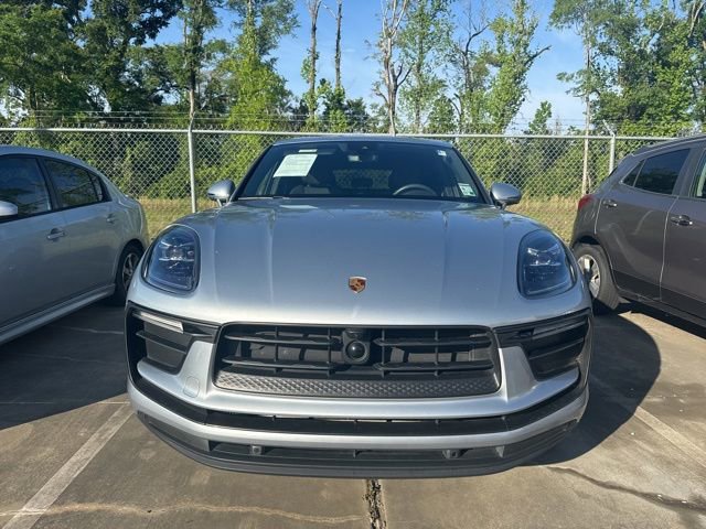 Used 2023 Porsche Macan image 2