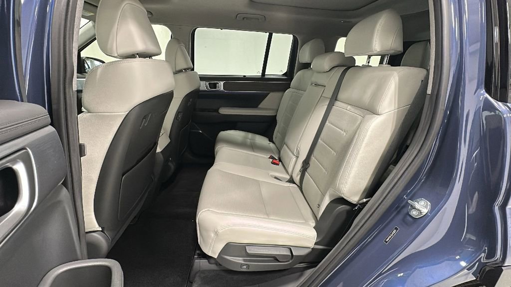 Used 2025 Hyundai Santa Fe Limited image 12