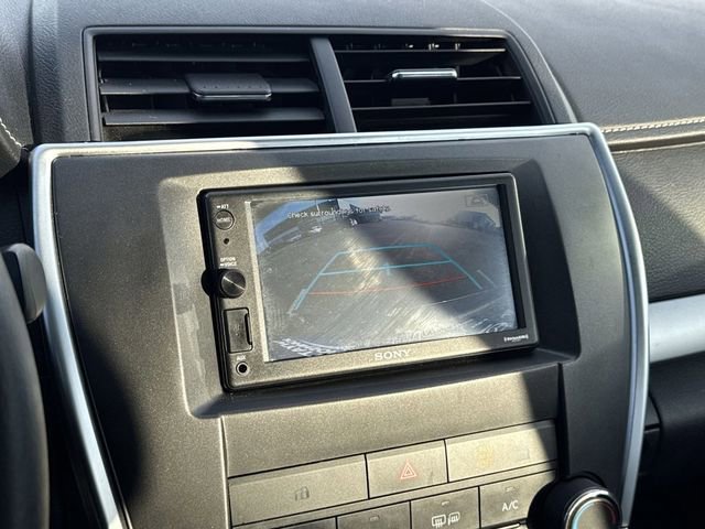 Used 2017 Toyota Camry SE image 18