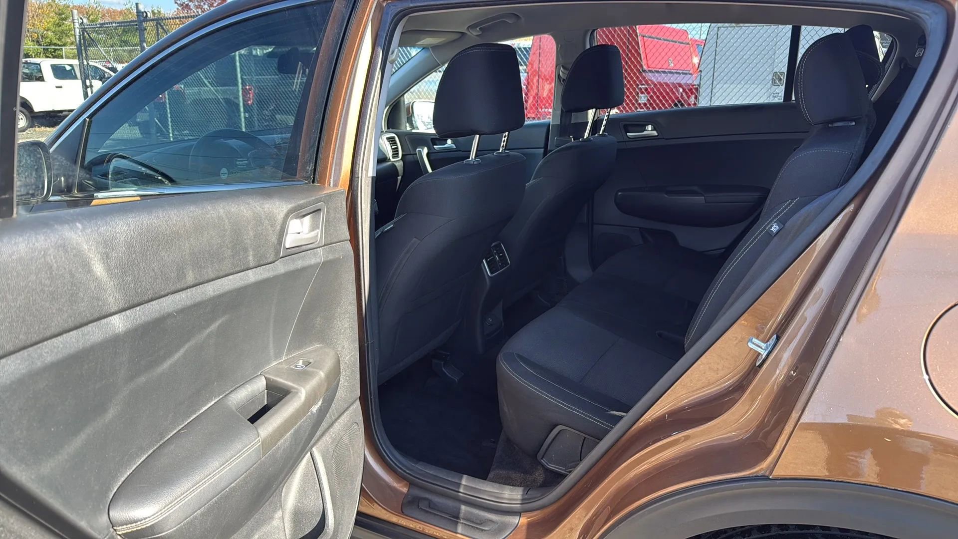 Used 2018 Kia Sportage LX image 28