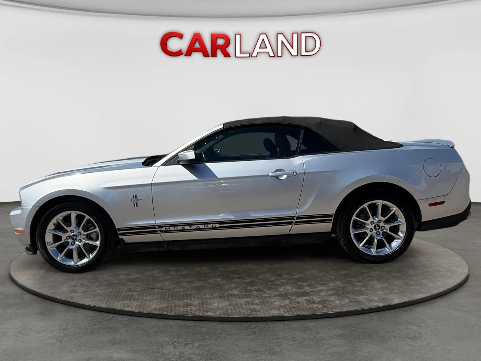 Used 2011 Ford Mustang Premium w/ 202A Rapid Spec Order Code RWD image 2