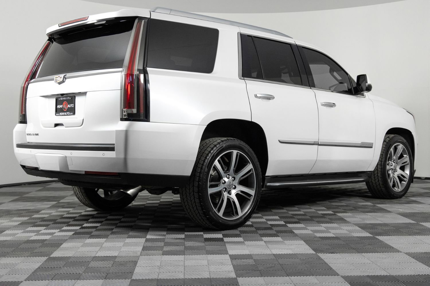 Used 2016 Cadillac Escalade Luxury image 8