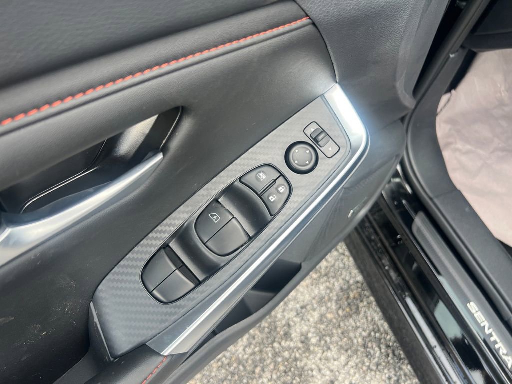Used 2025 Nissan Sentra SR w/ SR Premium Package FWD image 13