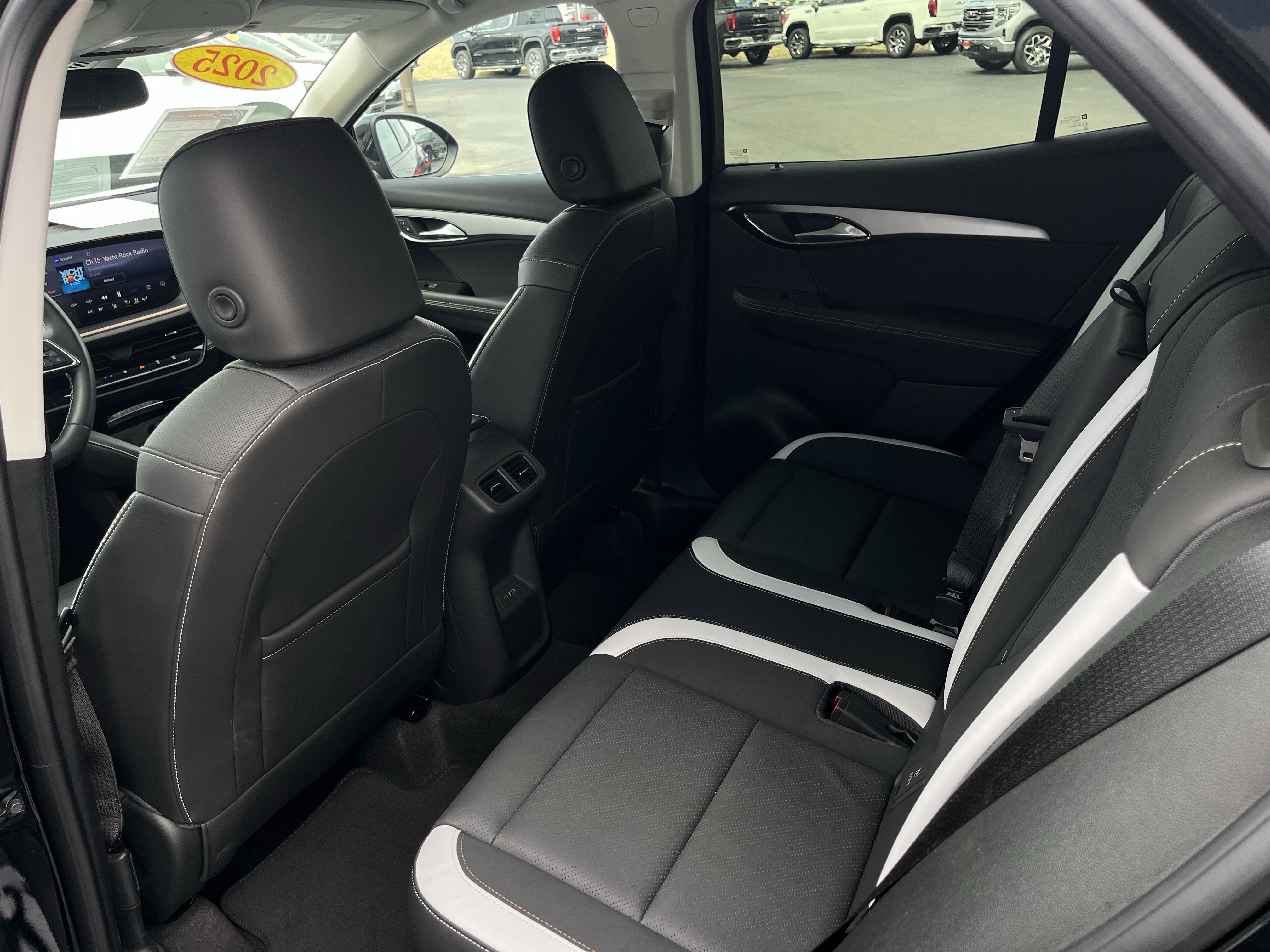 Used 2025 Buick Envision Sport Touring AWD/4WD image 5