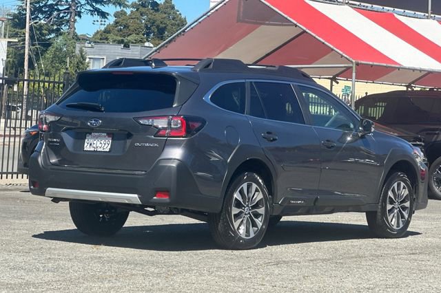 Used 2025 Subaru Outback Limited AWD/4WD image 4