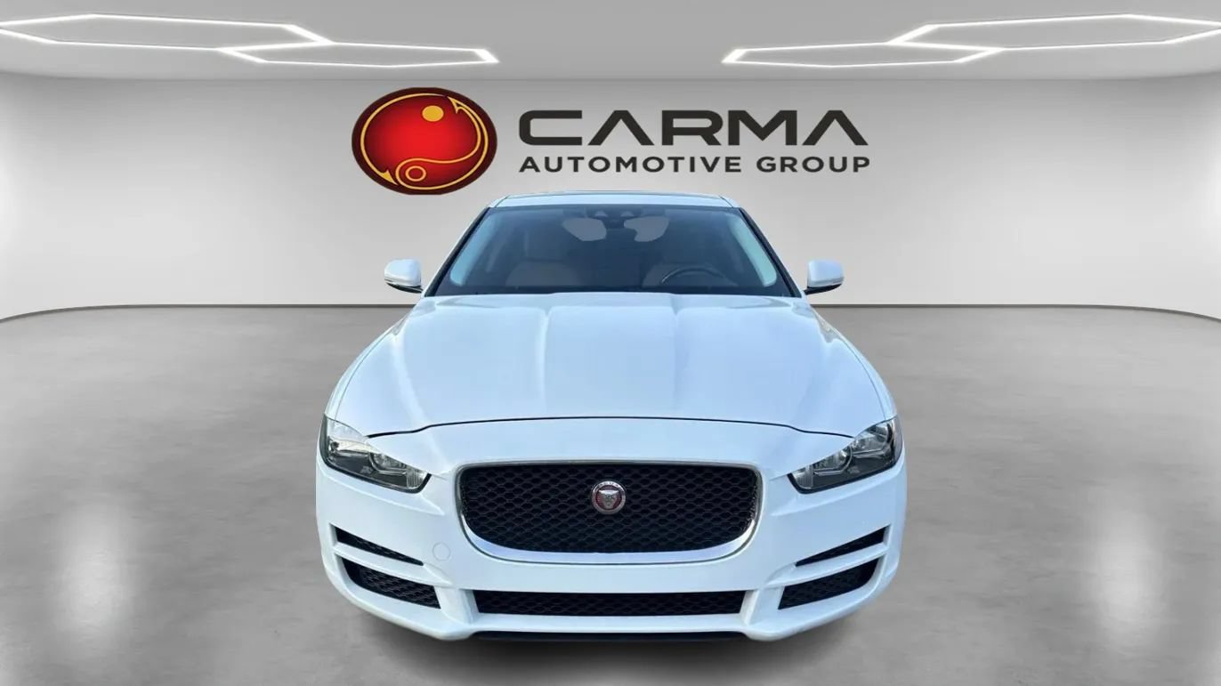 Used 2019 Jaguar XE Premium RWD image 8