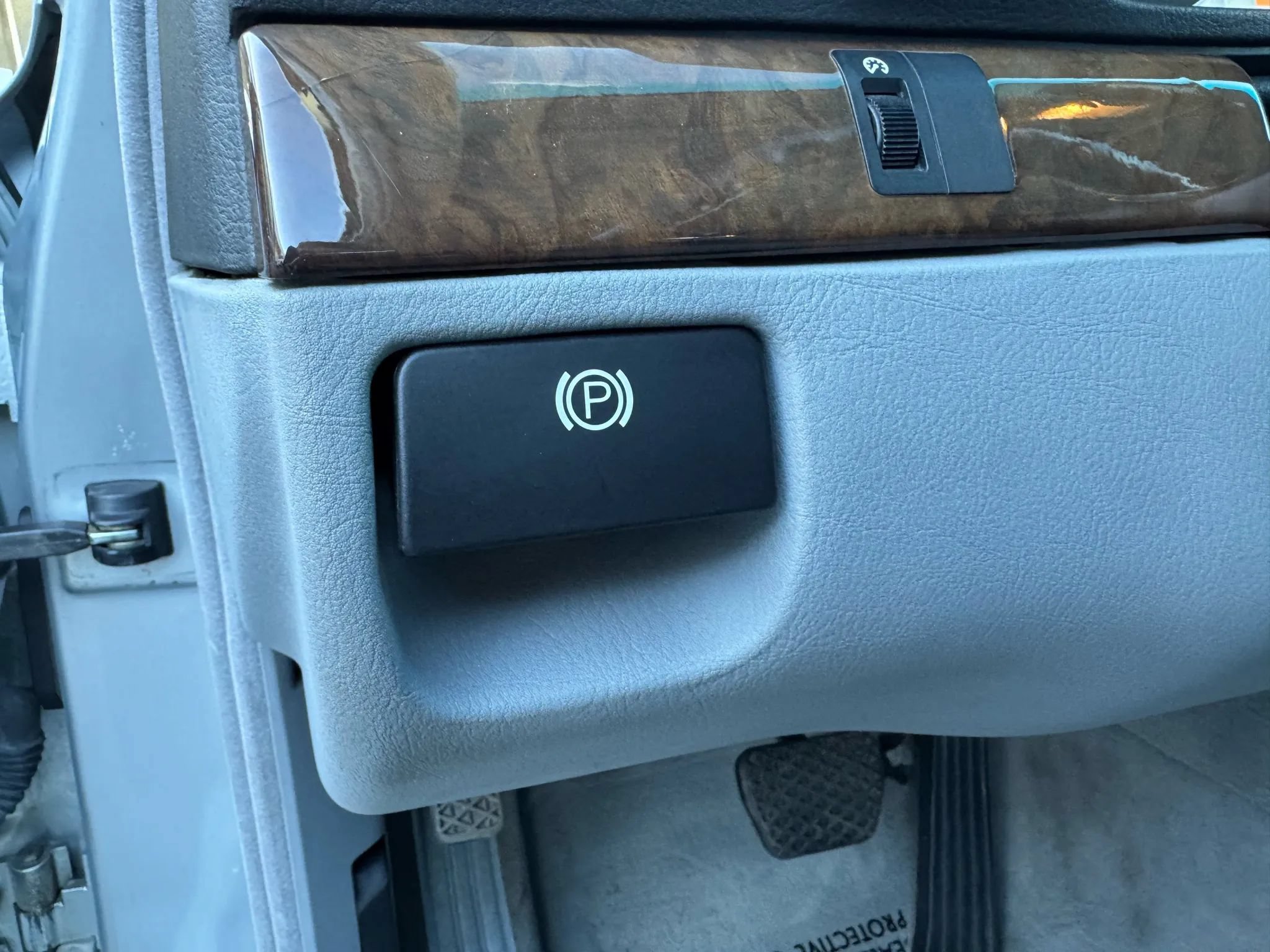 Used 1998 BMW 740iL RWD image 11