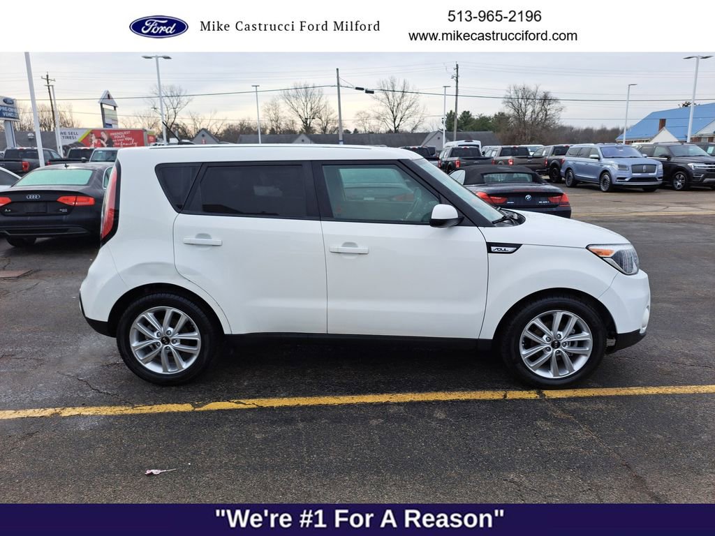 Used 2019 Kia Soul + image 6