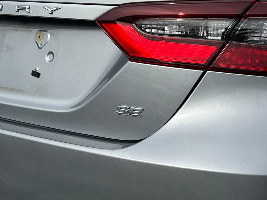 Used 2024 Toyota Camry SE image 6