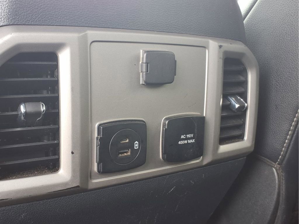 Used 2022 Ford F350 Lariat w/ Chrome Package AWD/4WD image 22