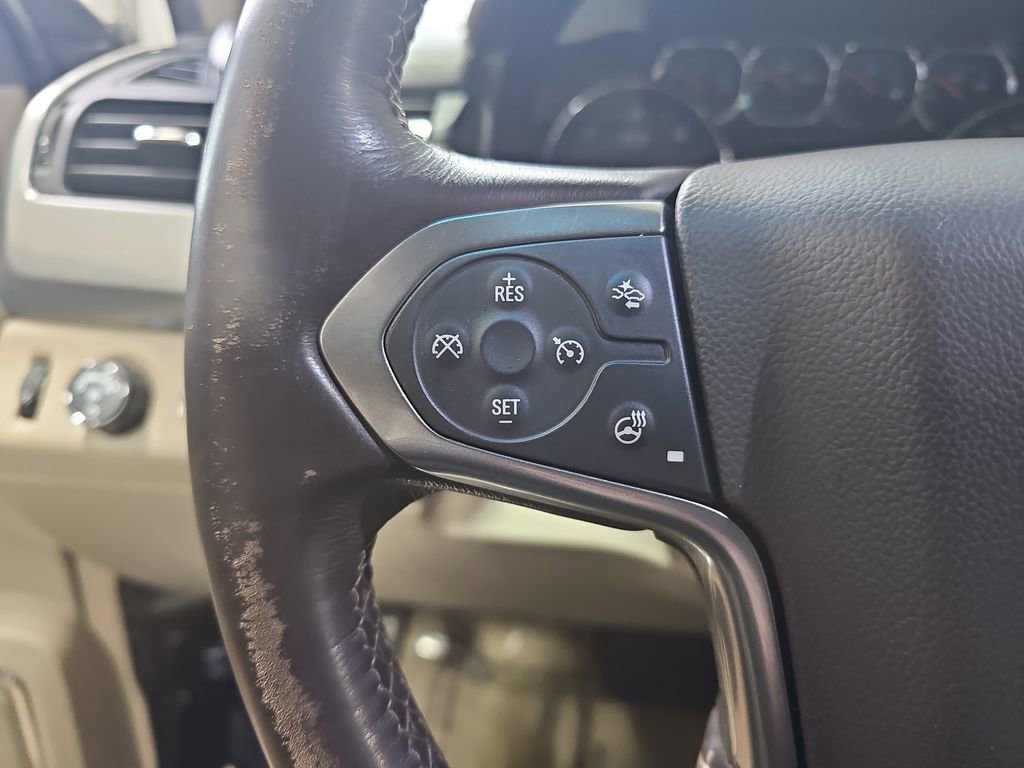 Used 2018 Chevrolet Suburban LT w/ Luxury Package image 18