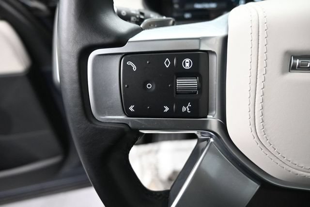 Used 2024 Land Rover Discovery Metropolitan Edition AWD/4WD image 18