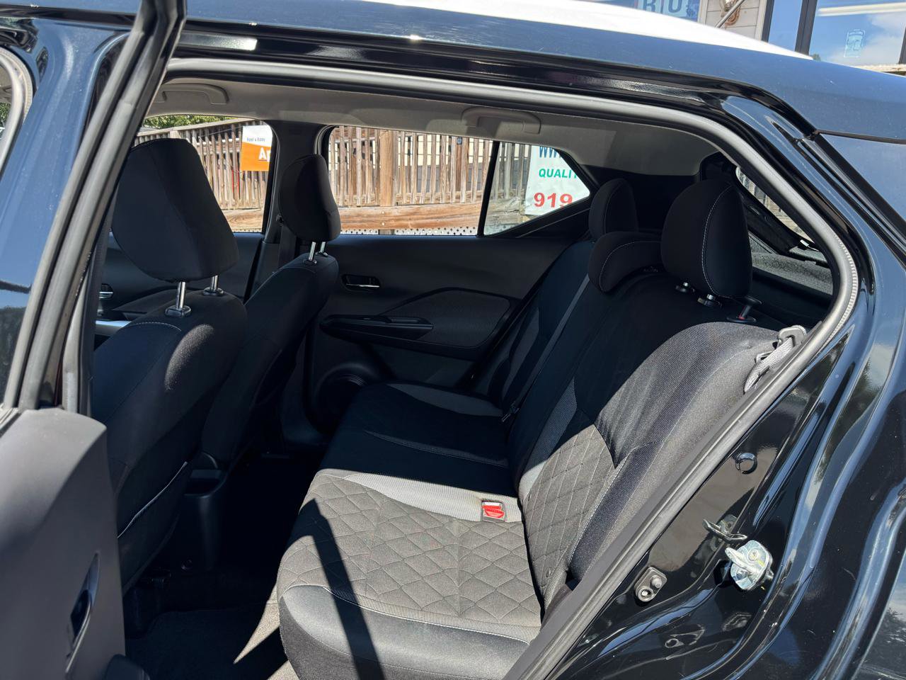 Used 2018 Nissan Kicks SV FWD image 10
