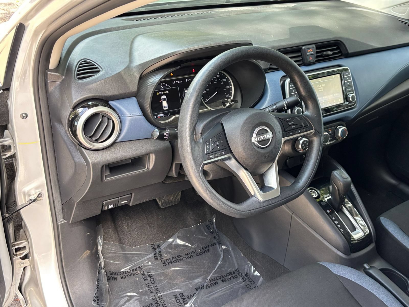 Used 2025 Nissan Versa SV FWD image 31