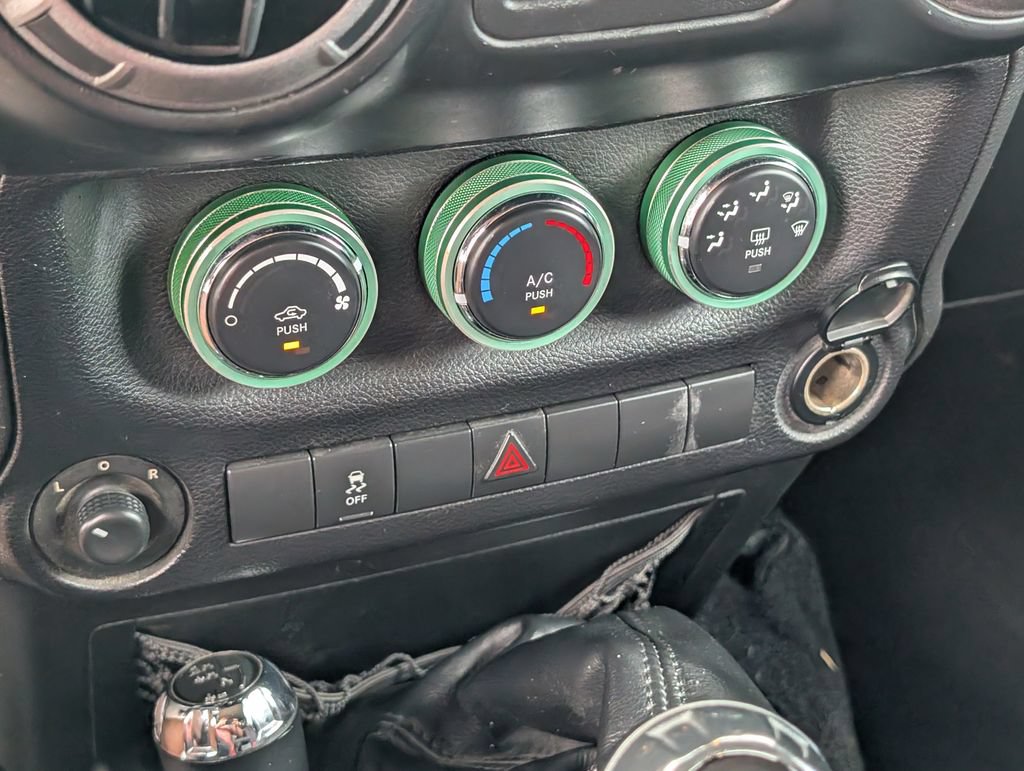 Used 2013 Jeep Wrangler Sport AWD/4WD image 26