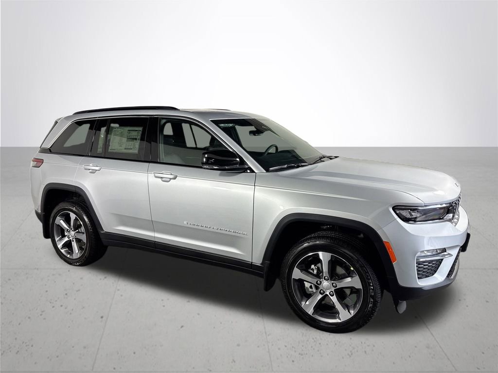 New 2025 Jeep Grand Cherokee Limited w/ MOPAR Finishing Package image 5