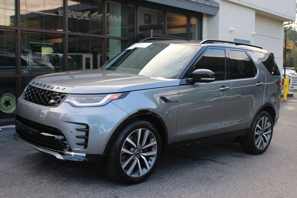 Certified 2025 Land Rover Discovery Dynamic SE AWD/4WD image 2