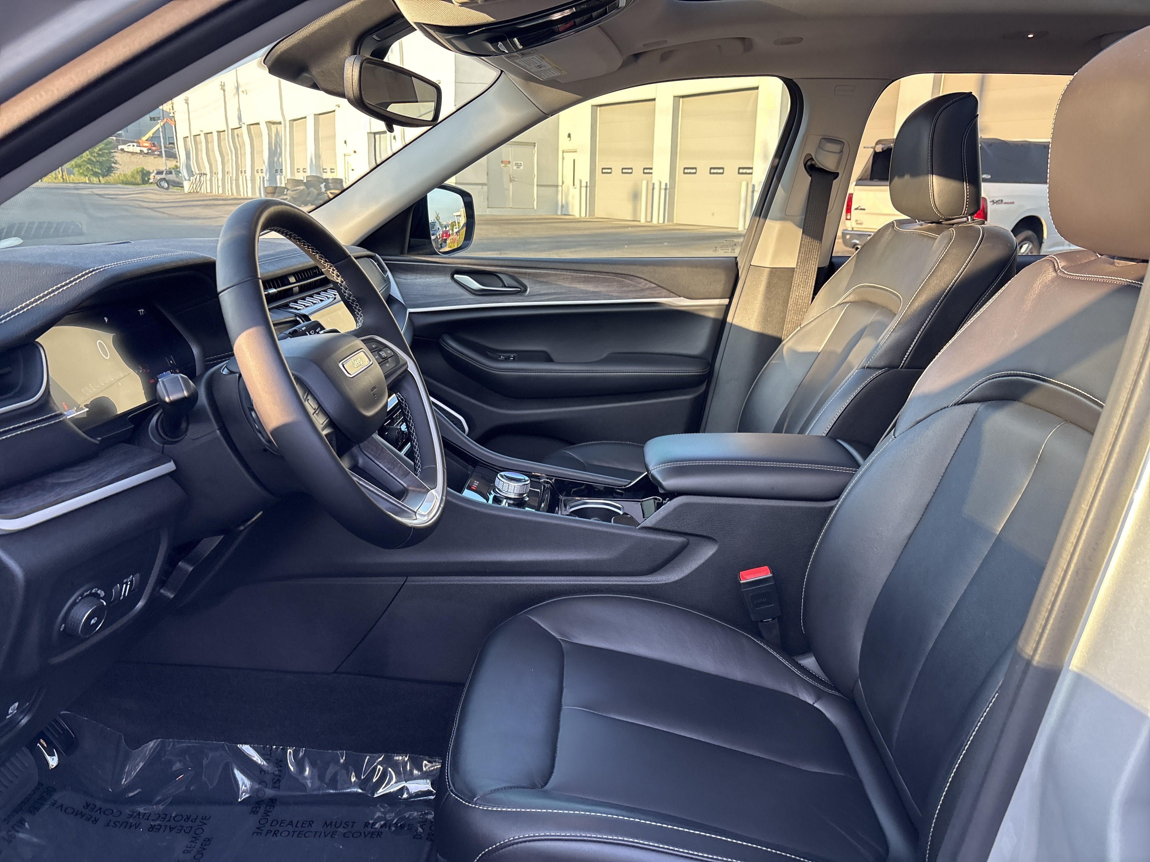 Used 2021 Jeep Grand Cherokee L Limited AWD/4WD image 18