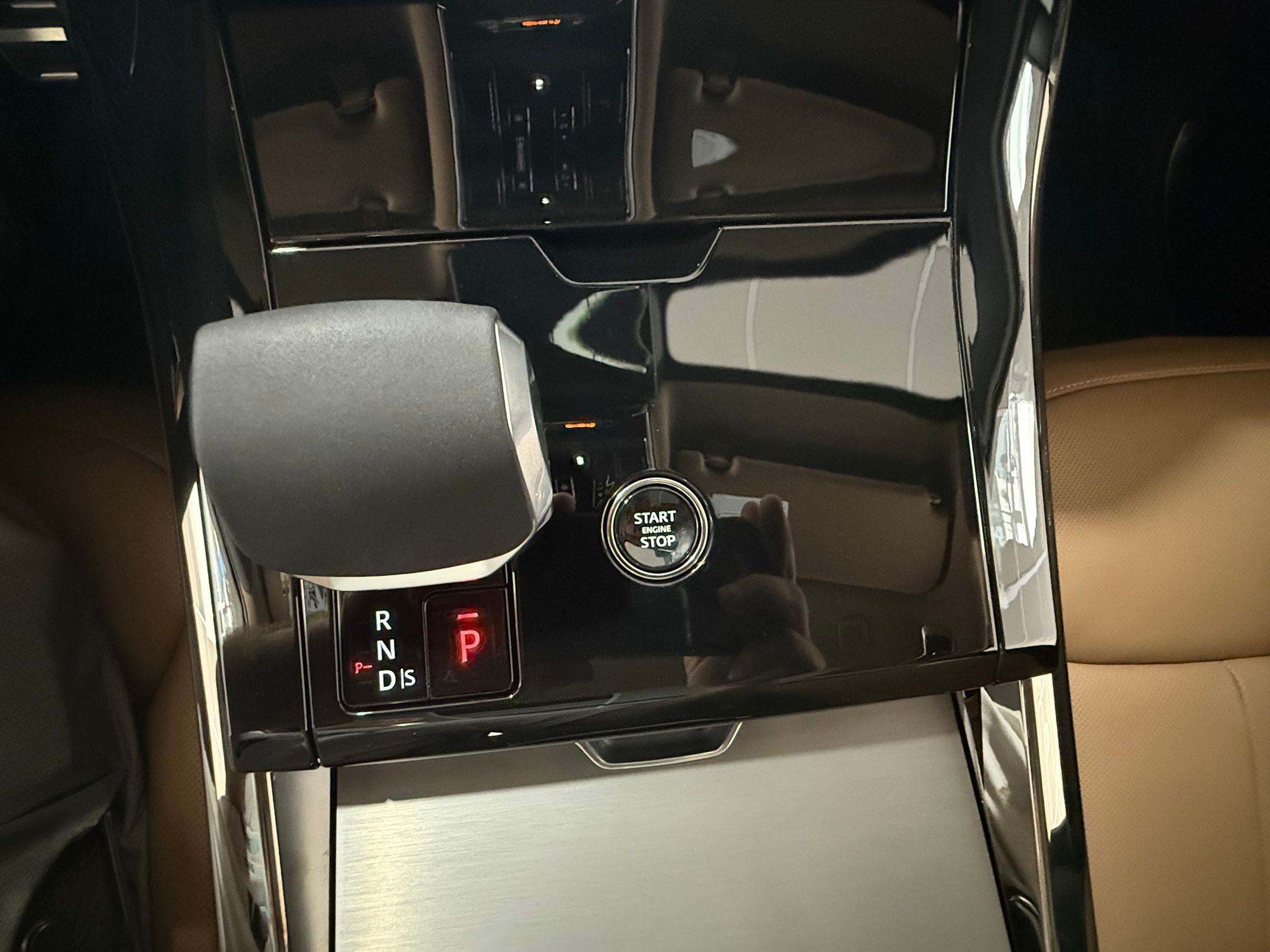 New 2026 Land Rover Range Rover Sport Dynamic SE AWD/4WD image 16