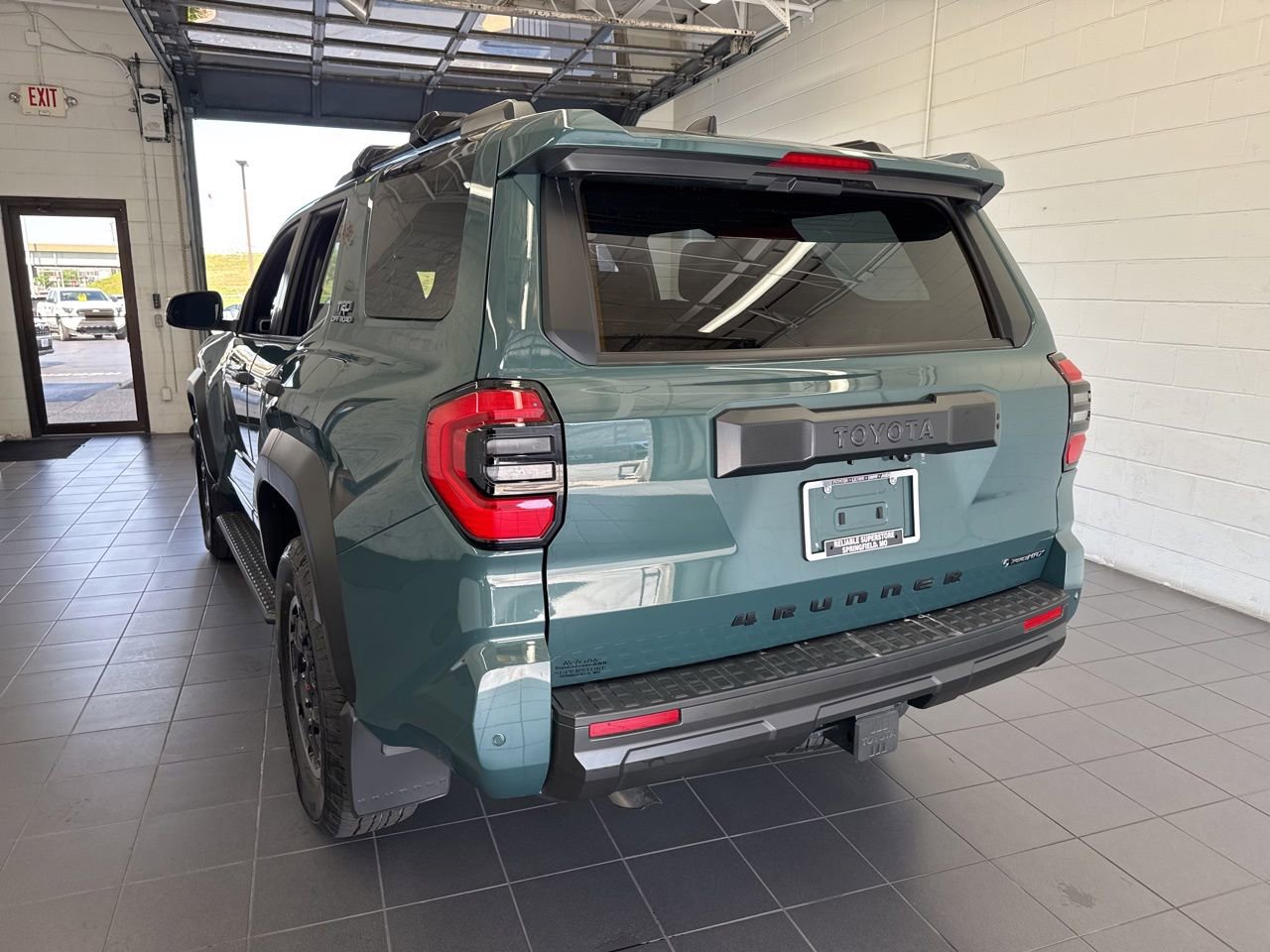 Certified 2025 Toyota 4Runner TRD Off-Road AWD/4WD image 6
