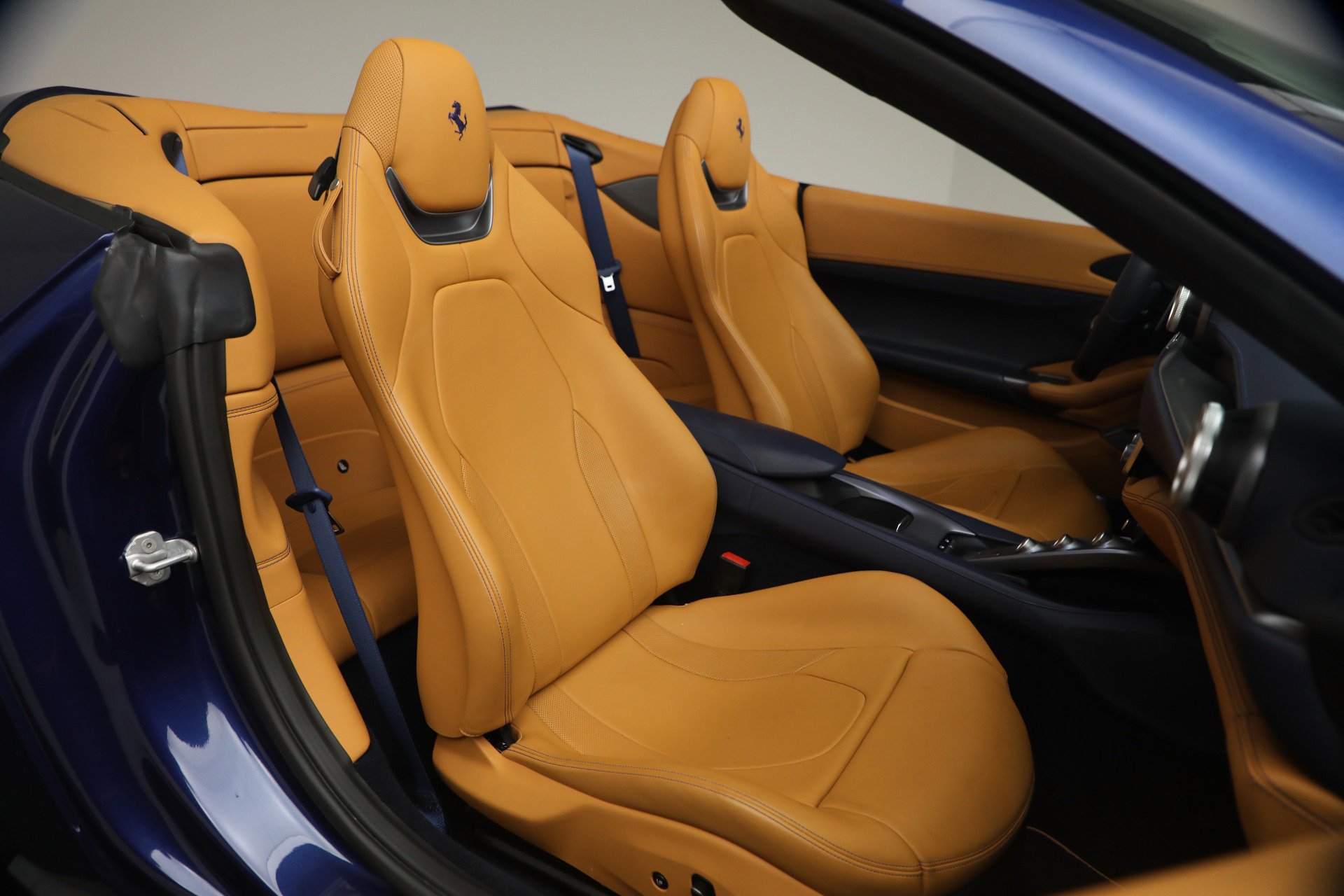 Certified 2022 Ferrari Portofino M image 18