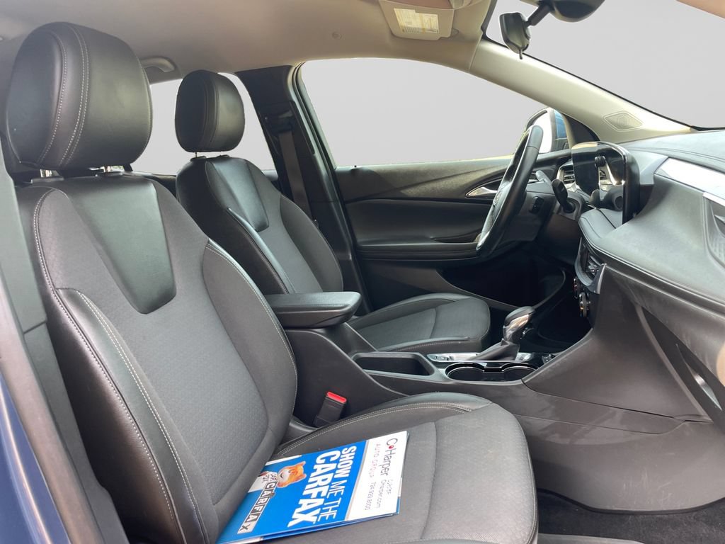 Used 2025 Buick Encore GX Preferred AWD/4WD image 11
