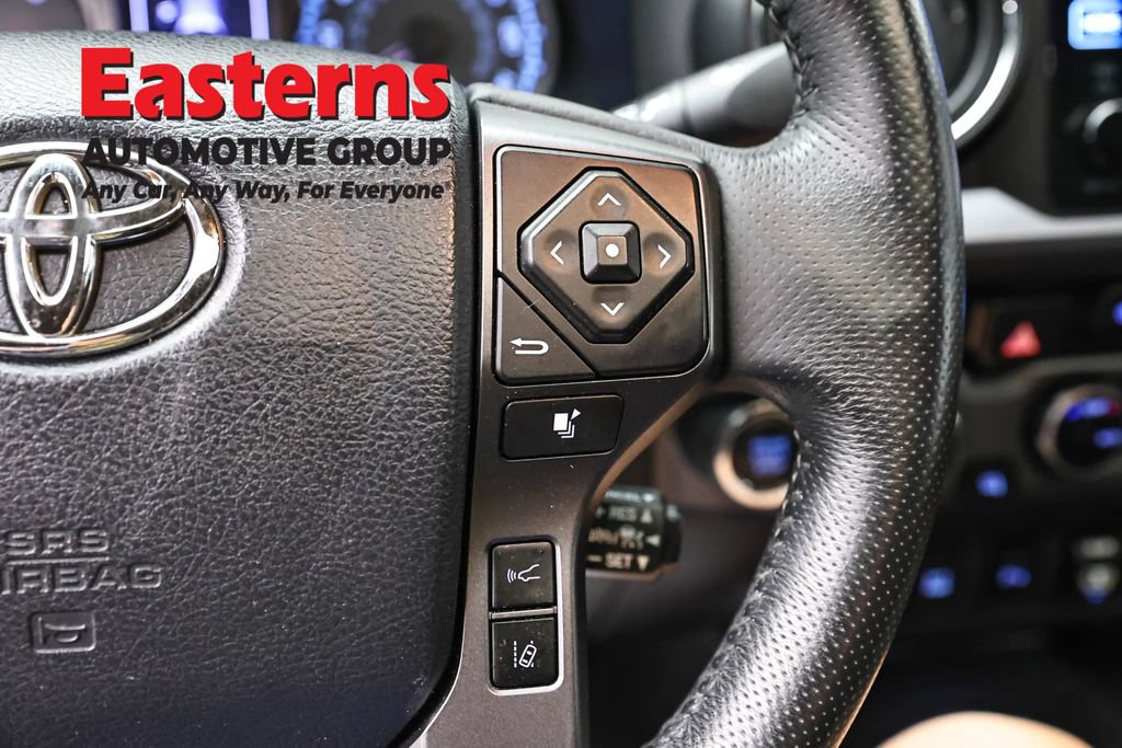 Used 2018 Toyota Tacoma TRD Sport AWD/4WD image 16