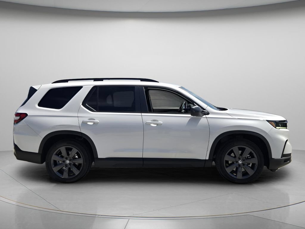 Certified 2025 Honda Pilot Sport image 3
