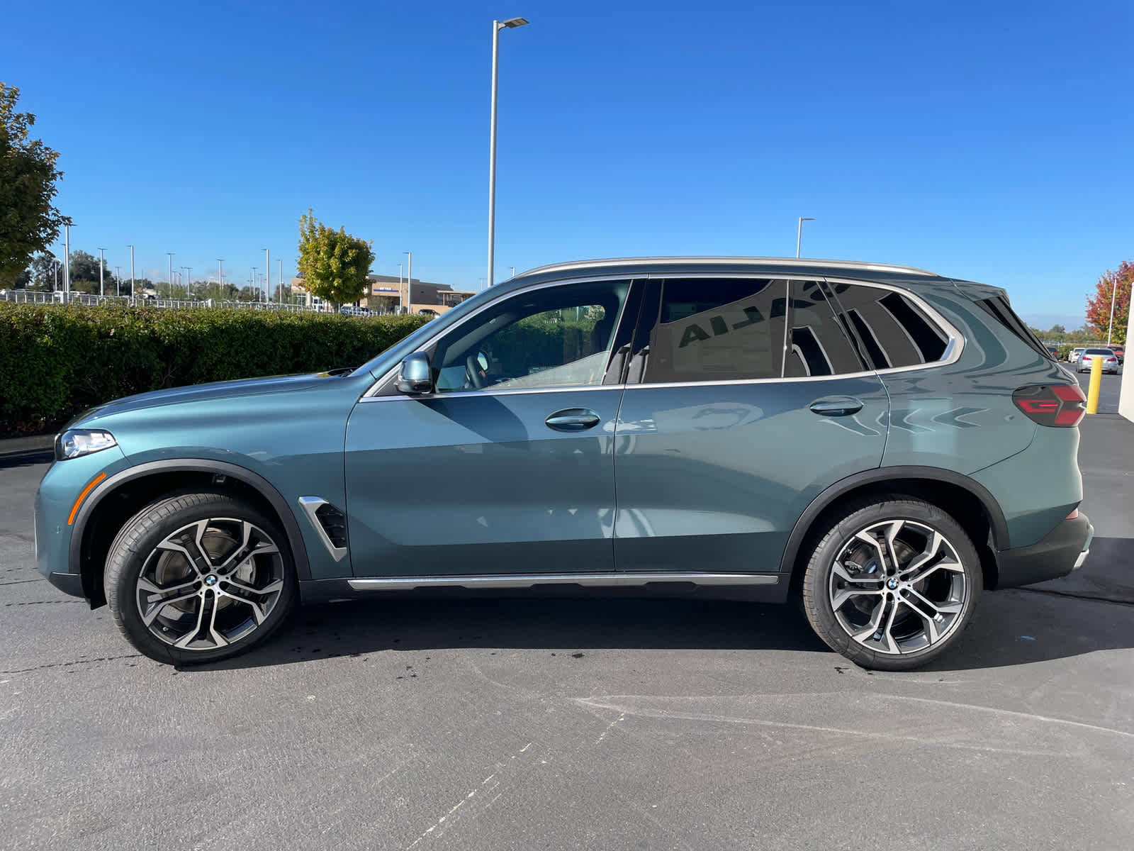 New 2026 BMW X5 sDrive40i w/ Executive Package image 3