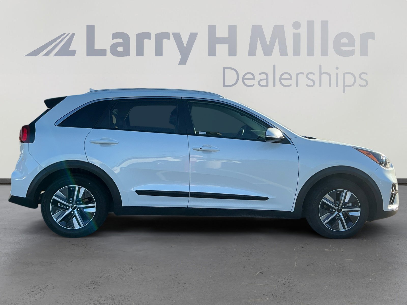 Used 2022 Kia Niro EX Premium image 6