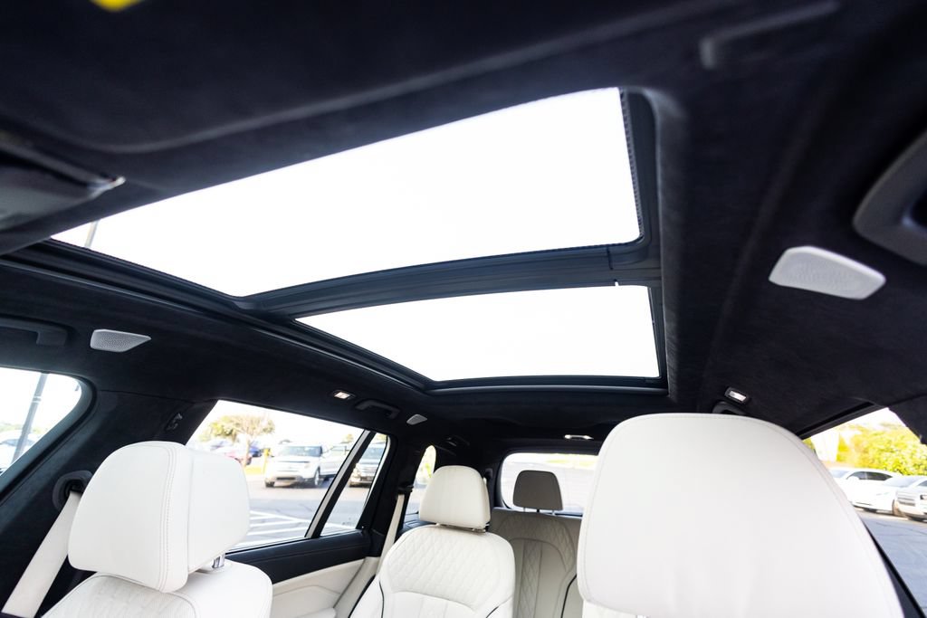 Used 2024 BMW X7 M60i w/ Executive Package AWD/4WD image 40