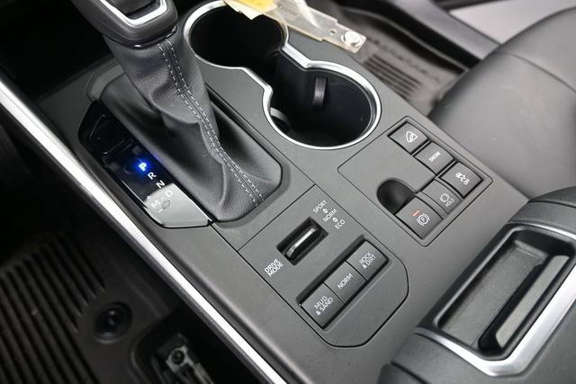 Certified 2024 Toyota Highlander XLE AWD/4WD image 30