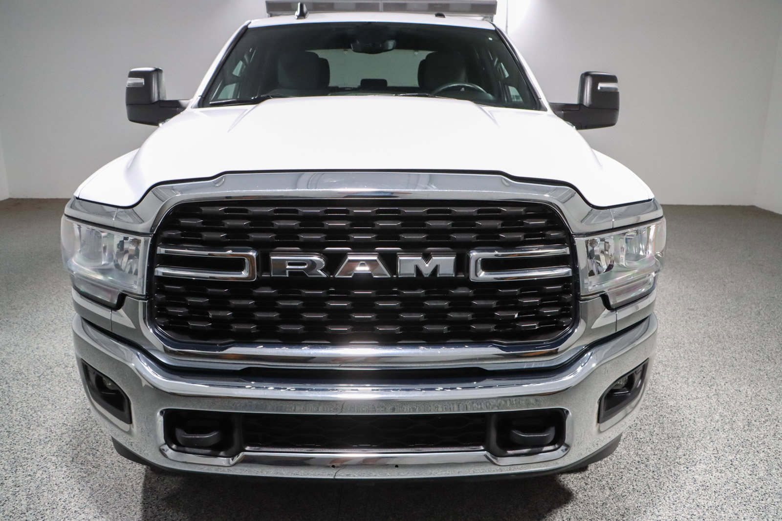 Used 2023 RAM 2500 Big Horn w/ Cold Weather Group AWD/4WD image 4