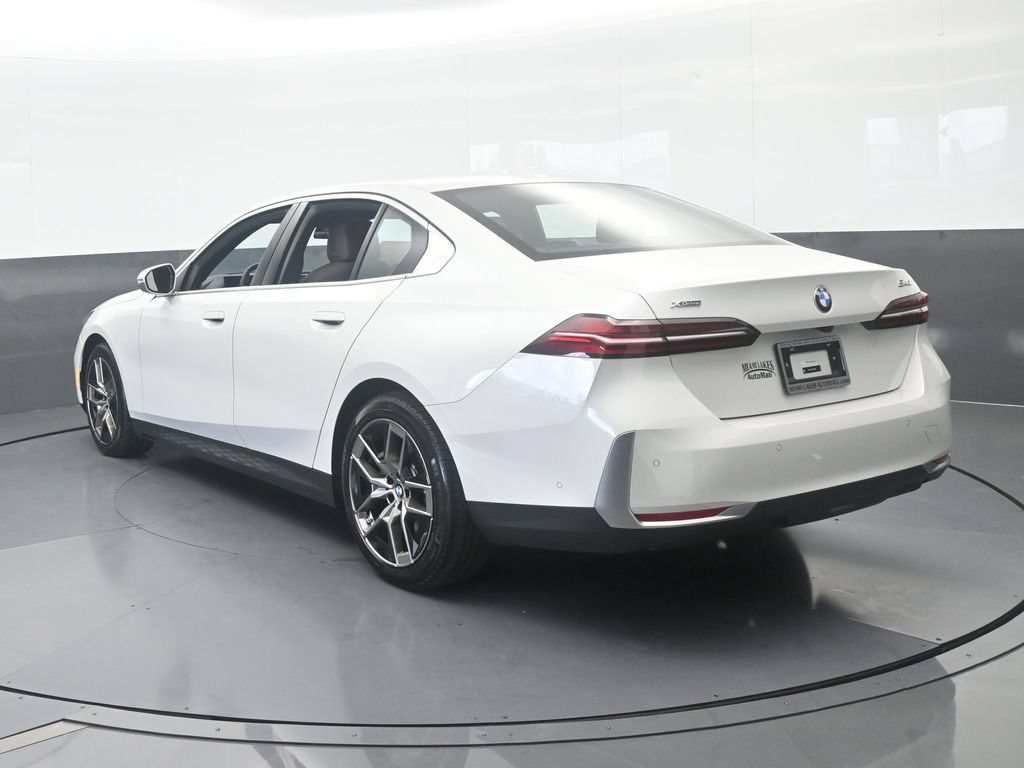 Used 2026 BMW 540i xDrive AWD/4WD image 4