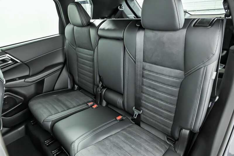New 2026 Mitsubishi Outlander LE FWD image 15