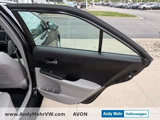 Used 2013 Toyota Camry LE FWD image 19