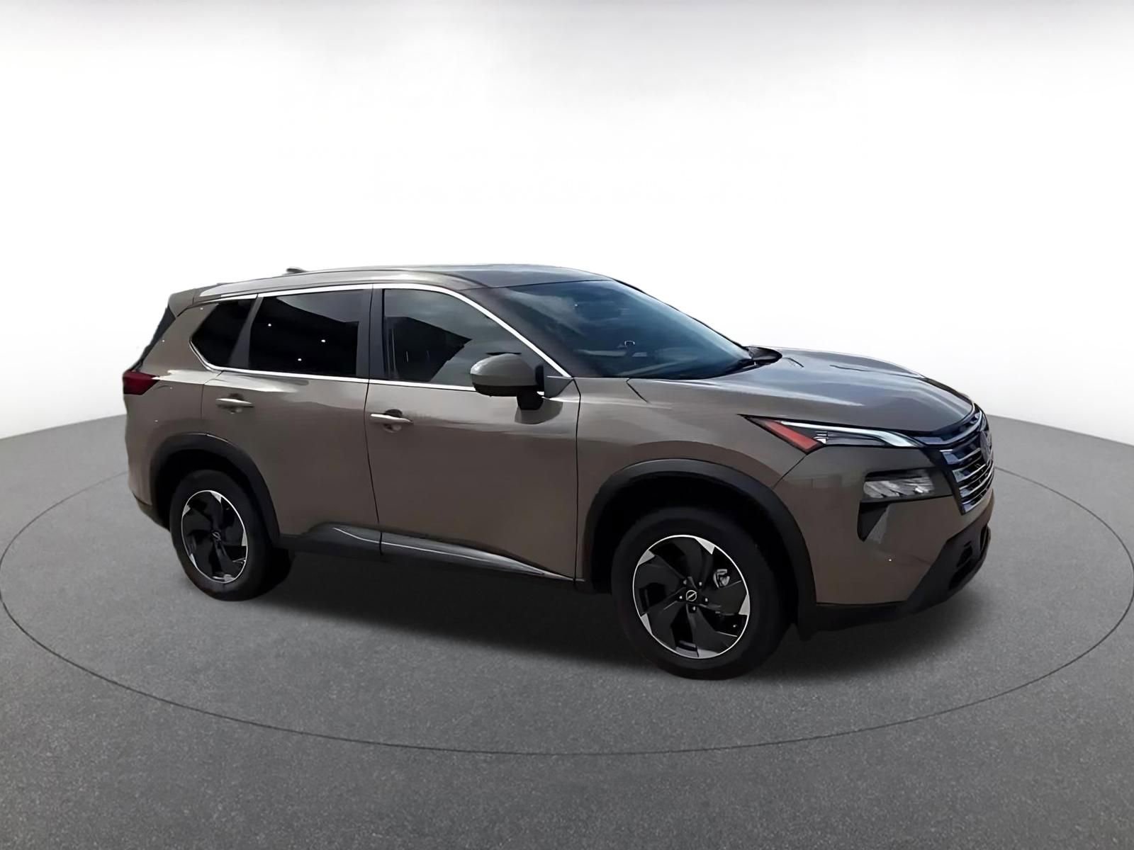Used 2025 Nissan Rogue SV AWD/4WD image 2