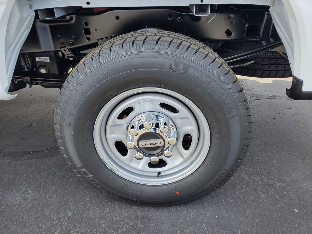 New 2026 Ford F250 XL w/ XL Chrome Package image 27